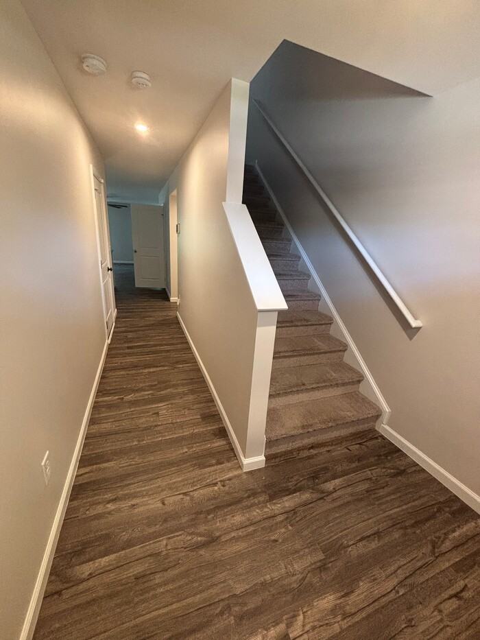 4320 Bowline Dr - Photo 4 of 32