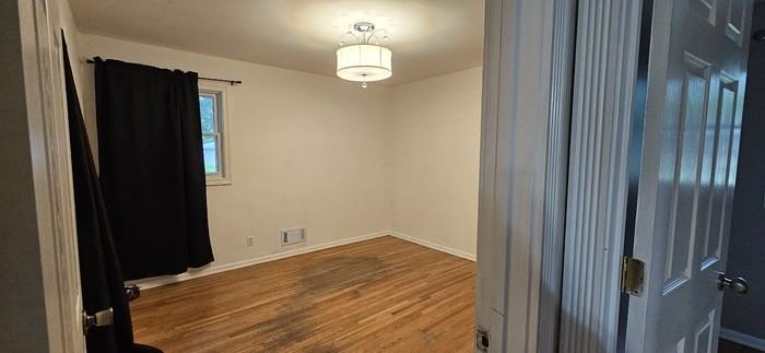 2229 Oriole Ave - Photo 6 of 12