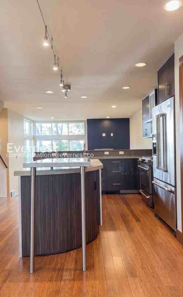 560 Mcgraw St - Photo 3 of 27
