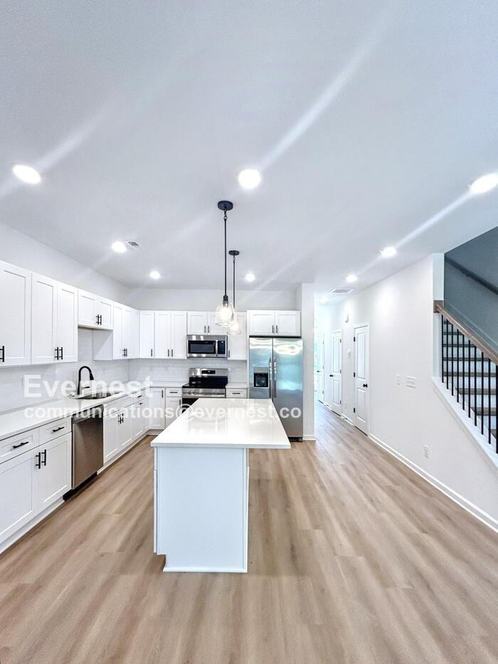 630 Austin Dr - Photo 4 of 18