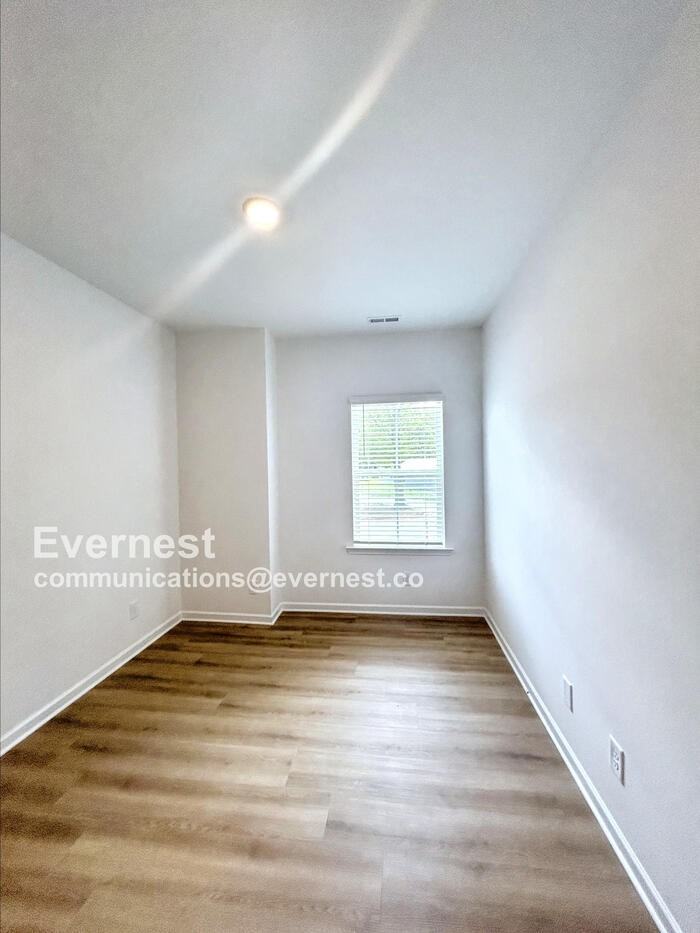 630 Austin Dr - Photo 6 of 18