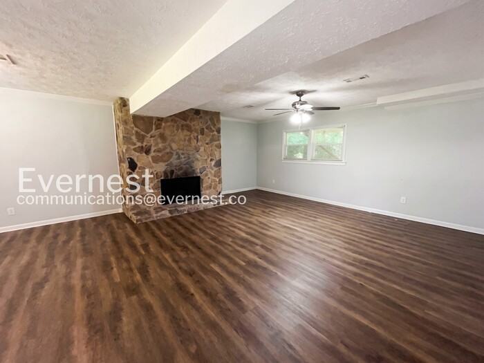 1599 Allgood Rd - Photo 4 of 25
