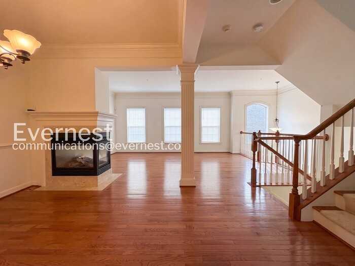 1620 Whitehall Dr - Photo 5 of 29