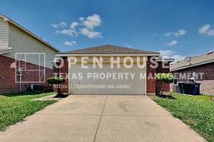 featured image of 4884 Waterford Dr