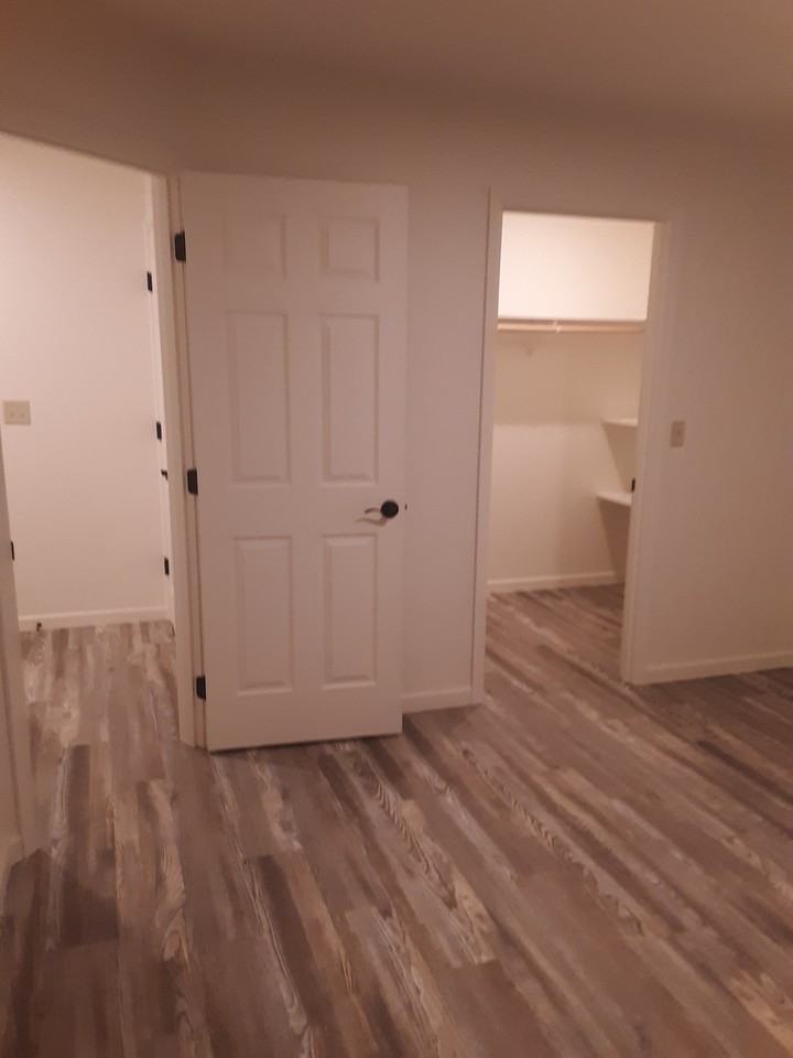 2445 Newburg Rd #5 - Photo 6 of 11