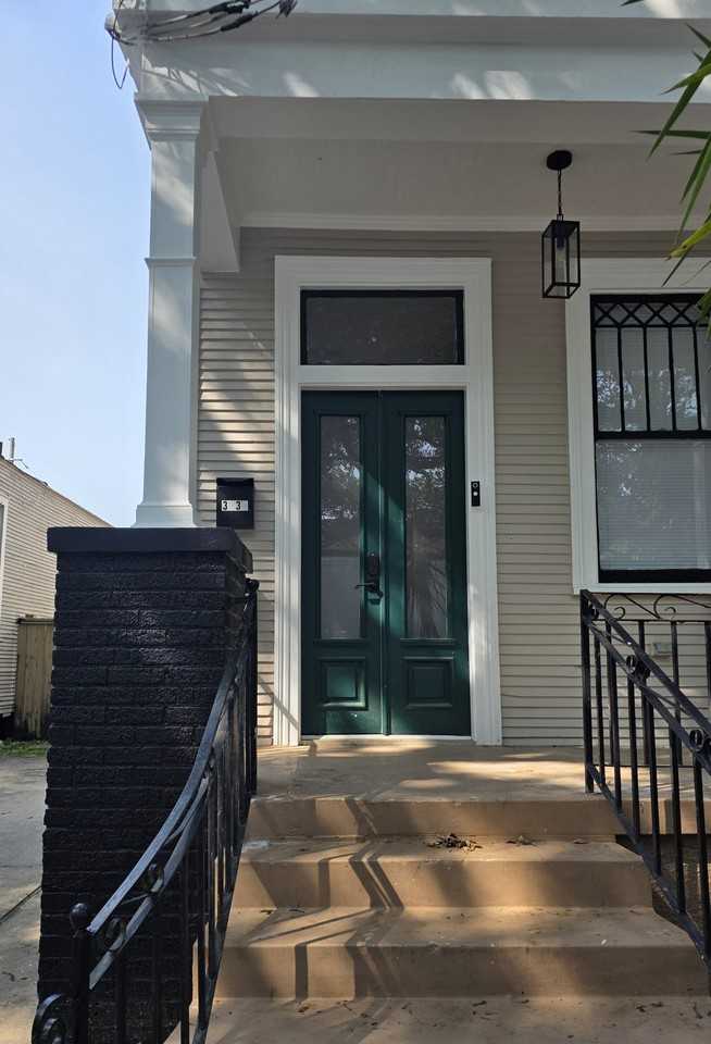 3937 Banks St #3937 - Photo 2 of 18