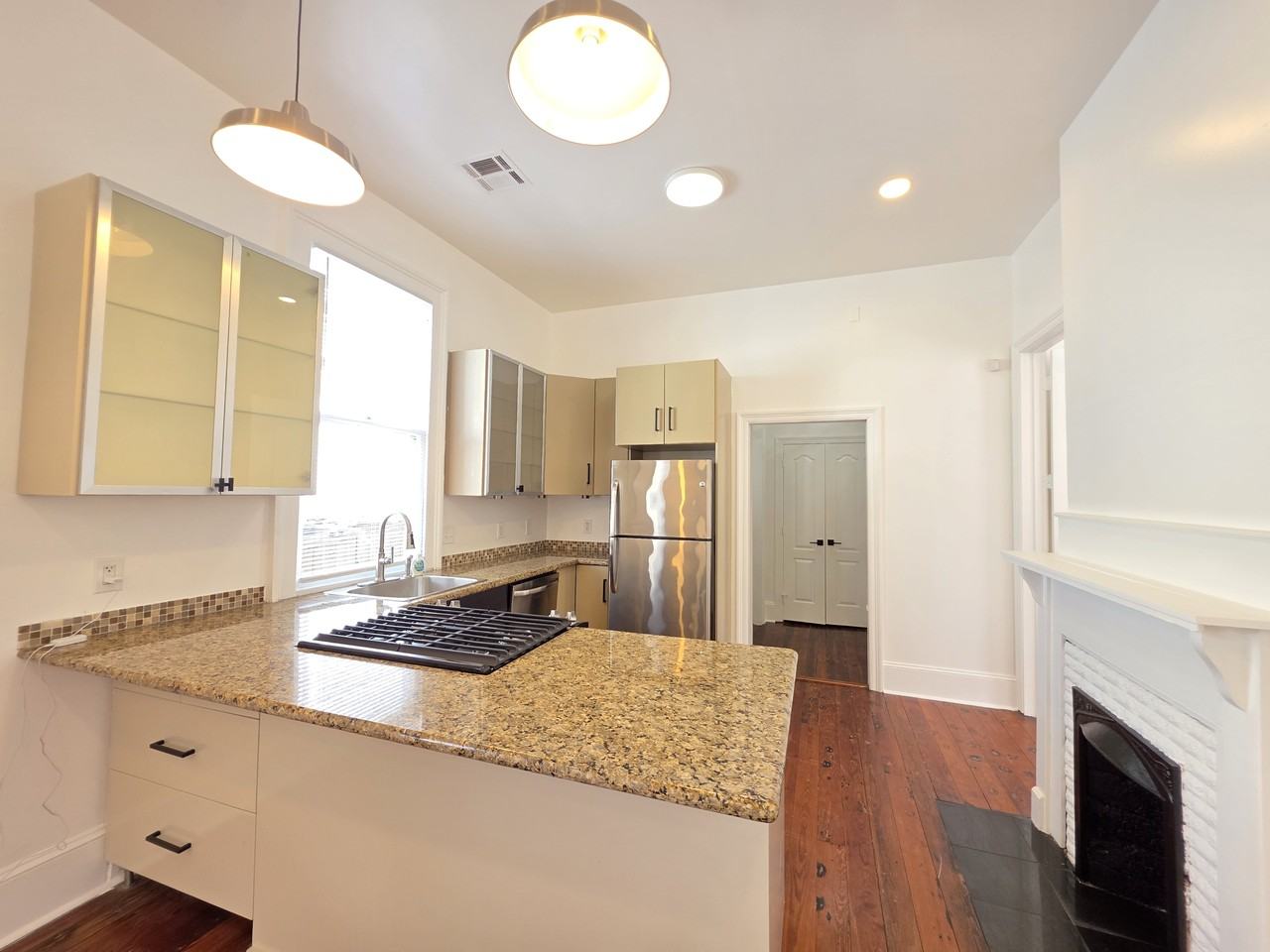 3937 Banks St #3937 - Photo 5 of 18