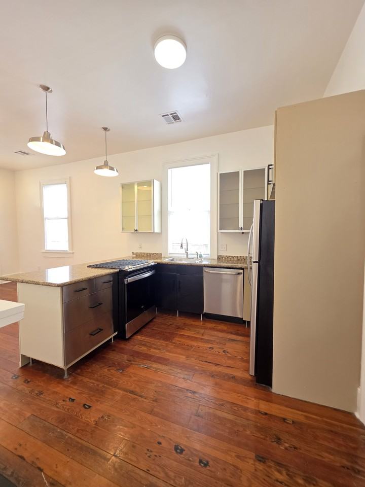 3937 Banks St #3937 - Photo 6 of 18