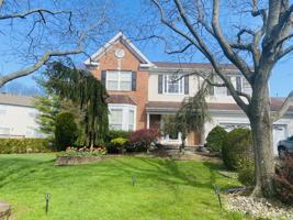 featured image of 19 Hyde Park Dr #NA