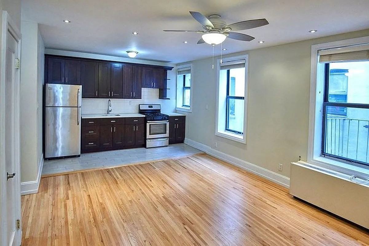 3540 75th St #6E - Photo 2 of 4