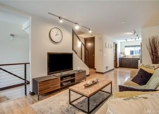 2518 Yale Ave E #B - Photo 4 of 22