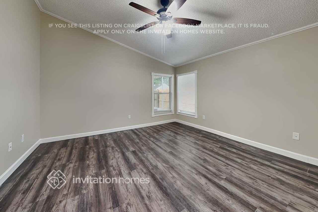 1341 Gangplank Dr - Photo 7 of 20