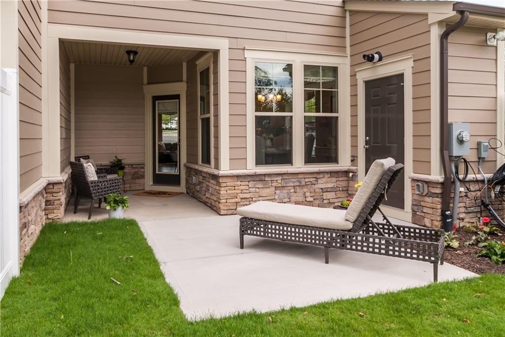 8079 Rutland Village Dr - Photo 4 of 22