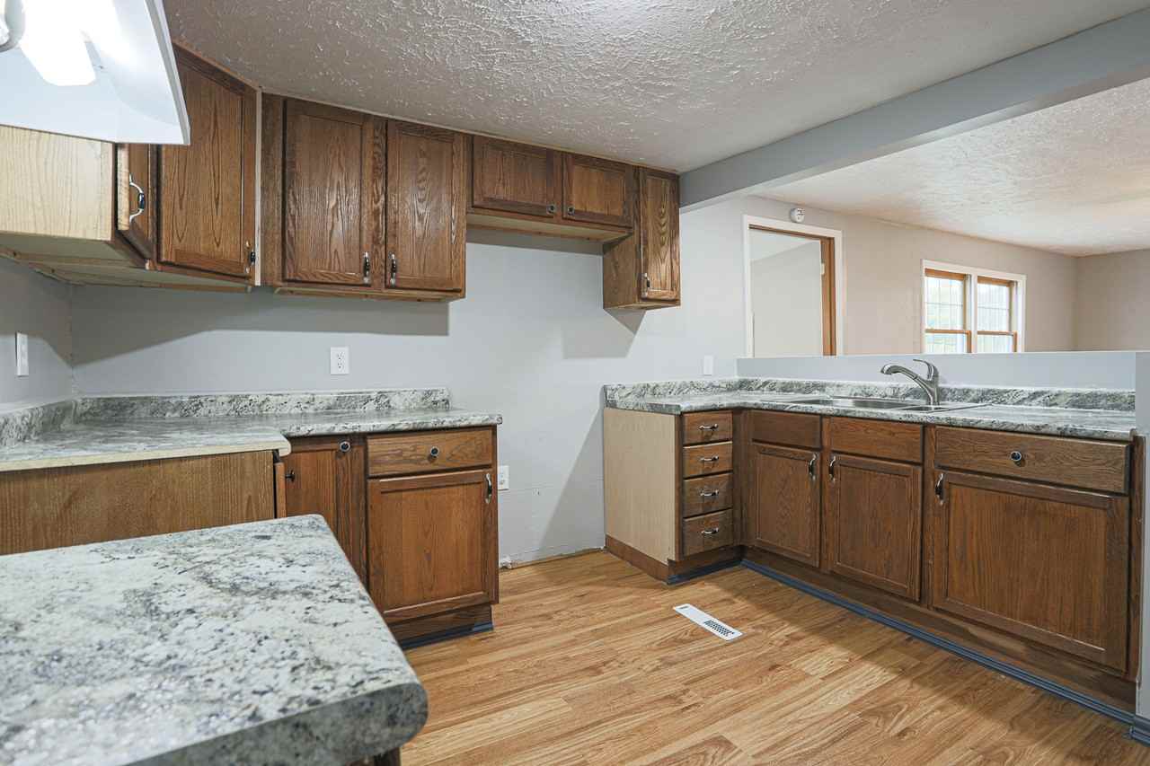 3340 Forest Lawn Ave - Photo 4 of 10