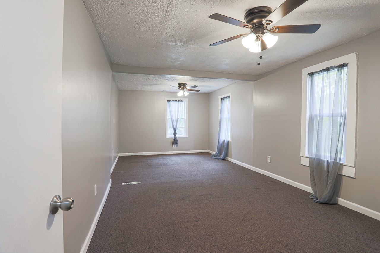 3340 Forest Lawn Ave - Photo 7 of 10