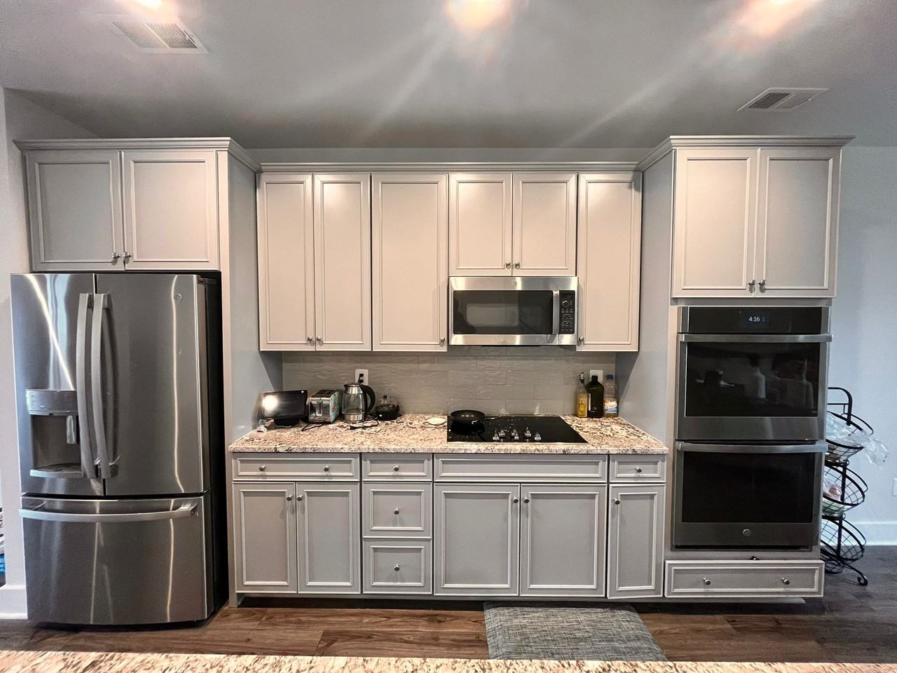 933 Salamander St #B - Photo 4 of 16