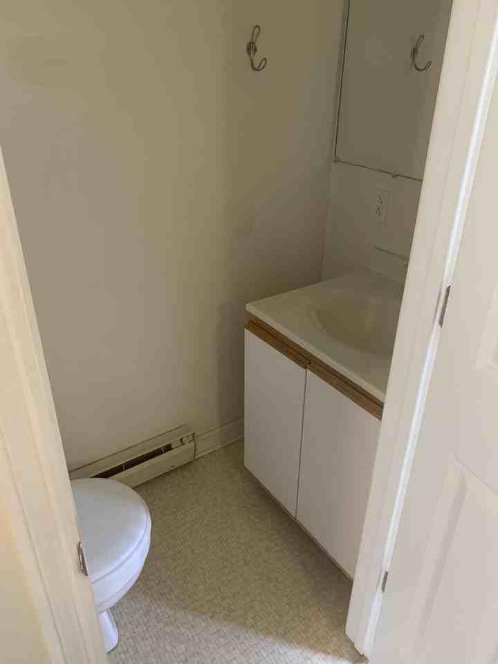 6 Oakwood Dr #06 - Photo 3 of 11
