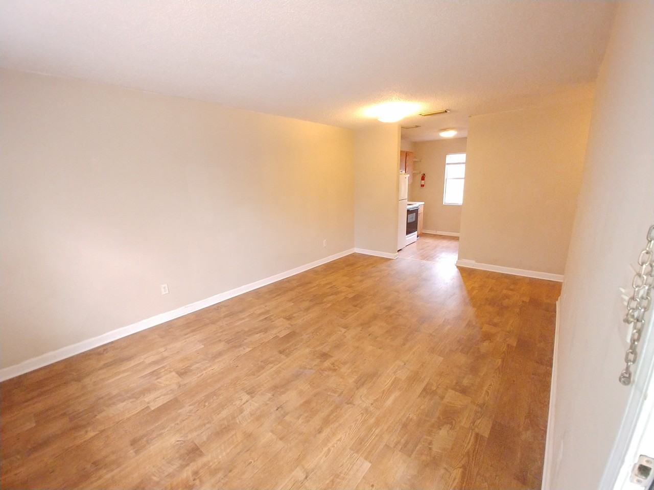 325 Overland Rd #4B - Photo 2 of 6