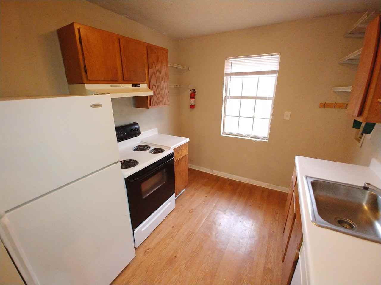 325 Overland Rd #4B - Photo 3 of 6