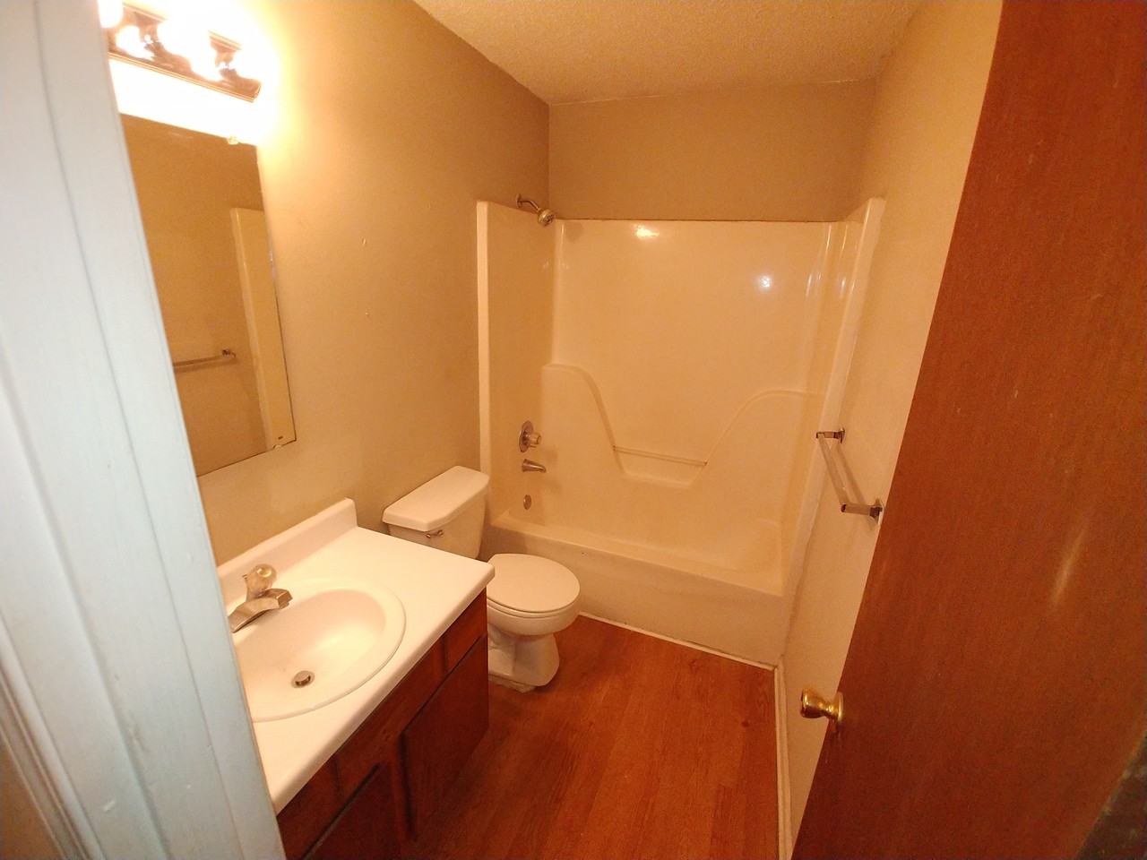 325 Overland Rd #4B - Photo 4 of 6