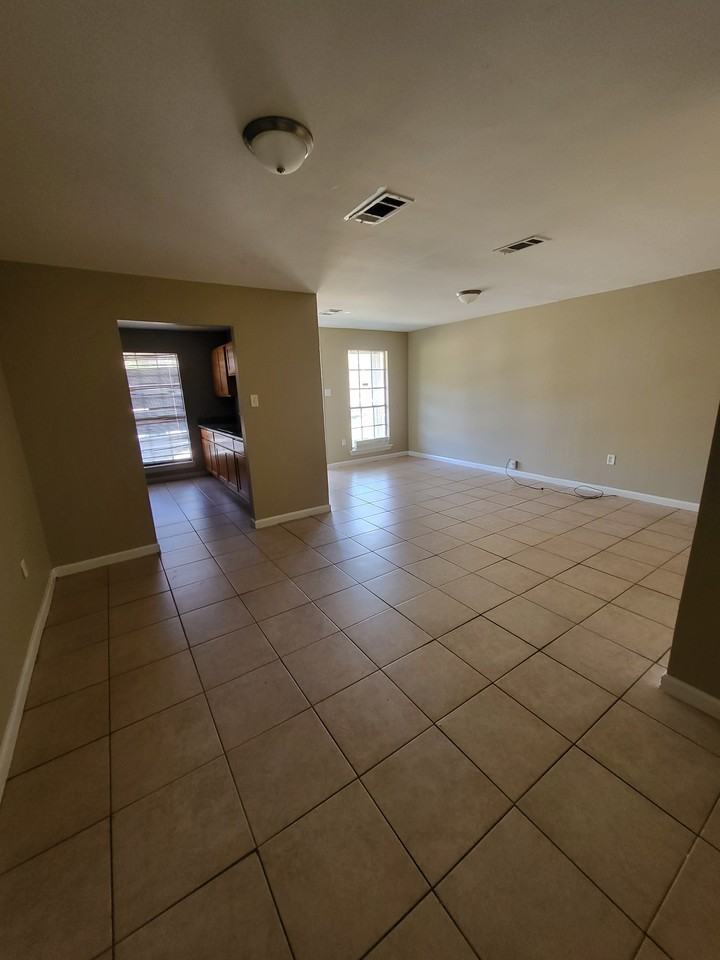 9628 El Scott Ave - Photo 7 of 14