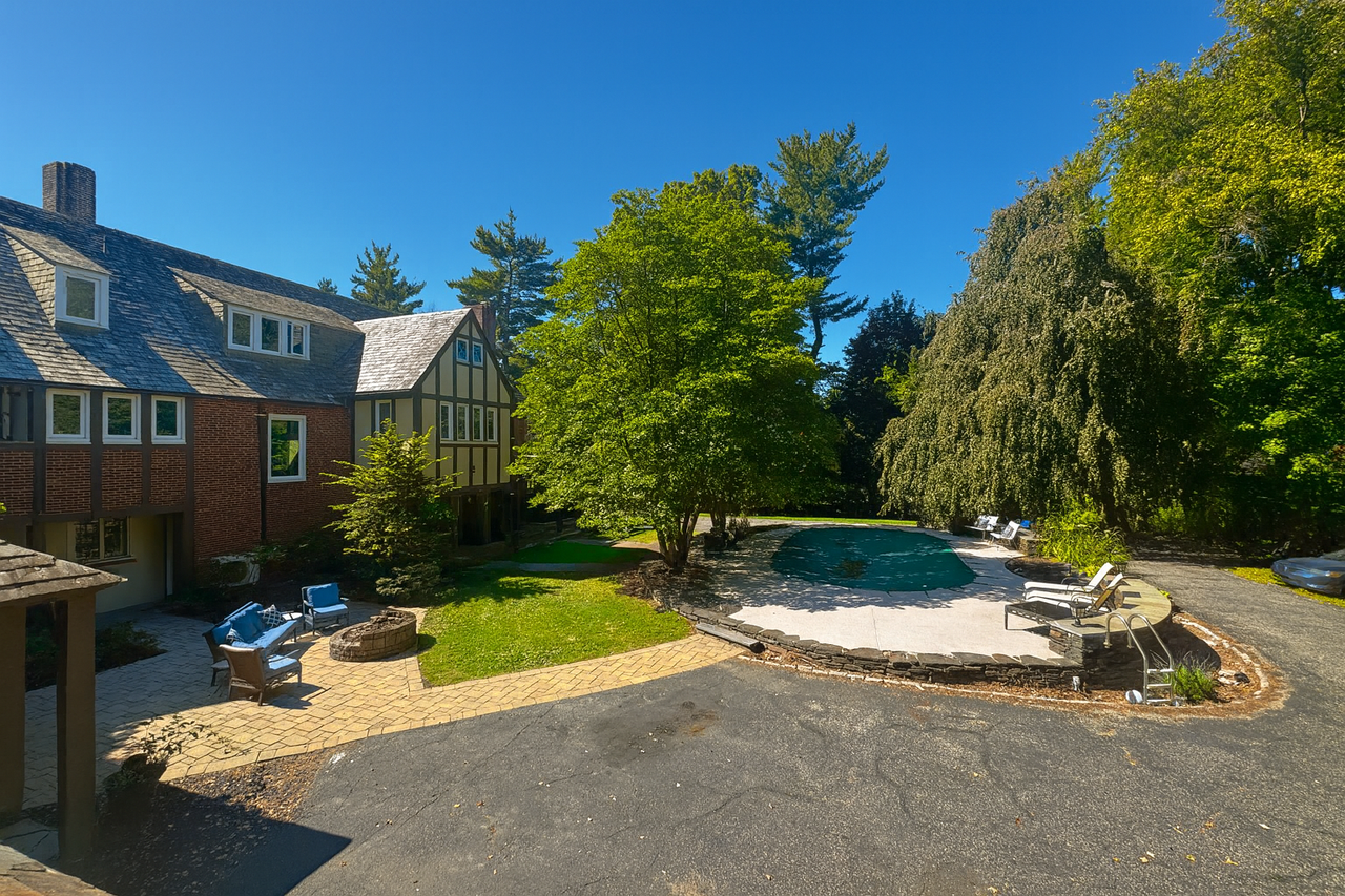 1820 Albany Ave - Photo 7 of 7