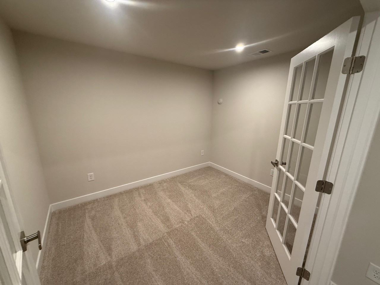 1101 Arborway Ln #1 - Photo 6 of 25