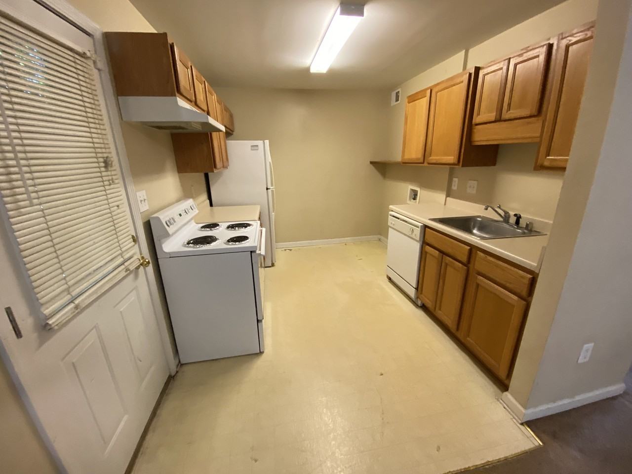 755 West St #G - Photo 6 of 10