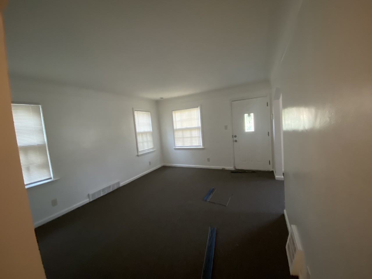 18445 Goulburn St - Photo 3 of 8