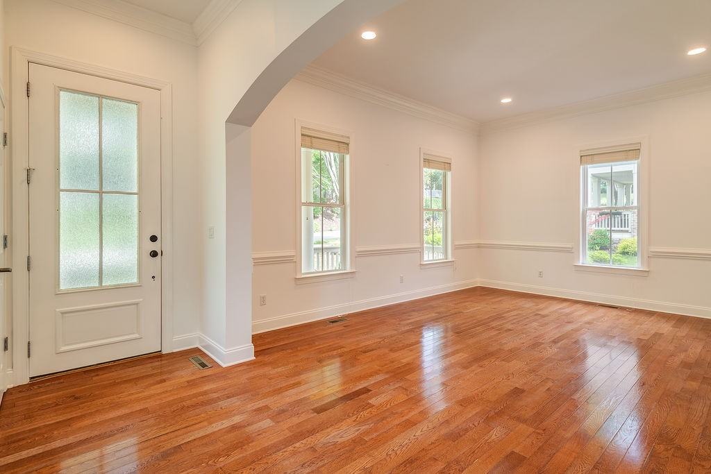 19 Dearborn St - Photo 4 of 19