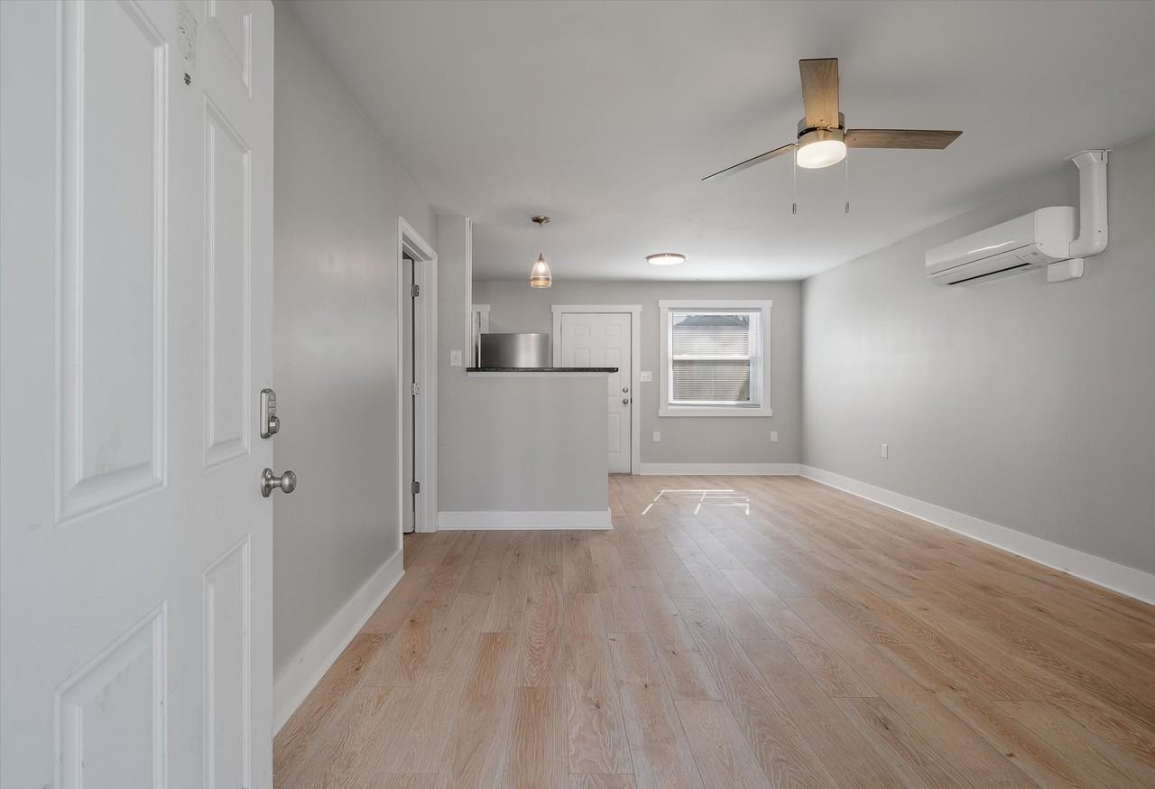 2133 Pierpont Ave #B - Photo 5 of 22