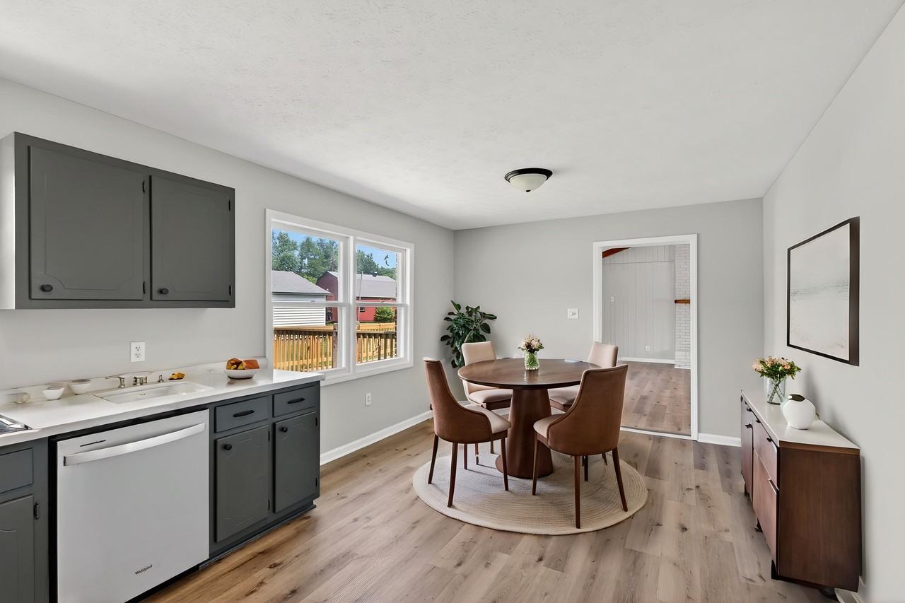 960 Plum Springs Rd - Photo 4 of 11