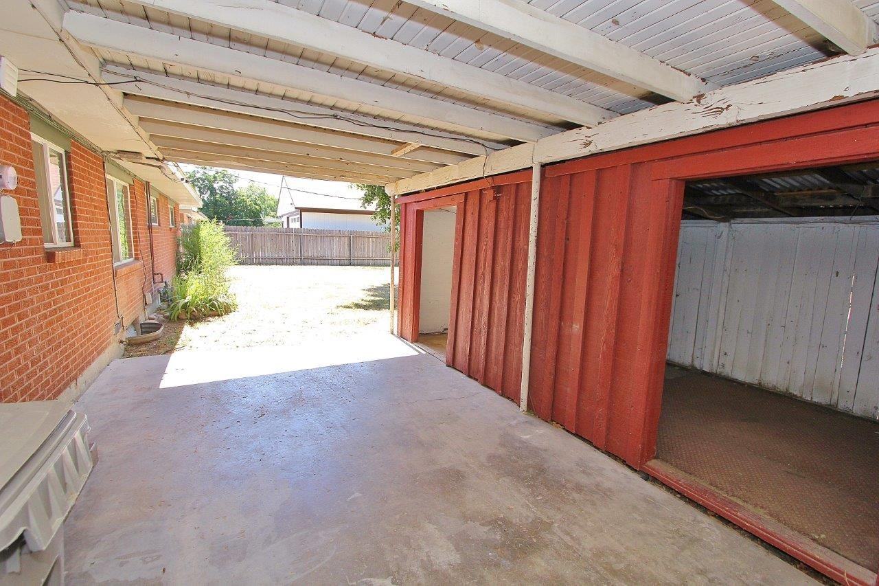 4011 W Greenbrier Dr - Photo 3 of 32