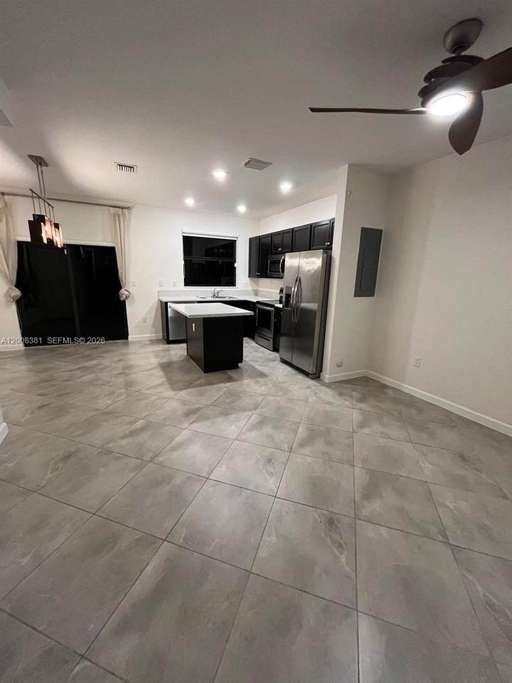 25002 Sw 114th Ave - Photo 2 of 32