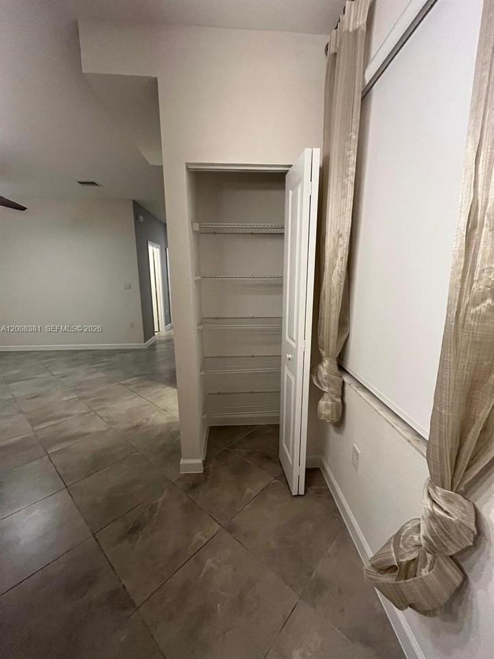 25002 Sw 114th Ave - Photo 5 of 32
