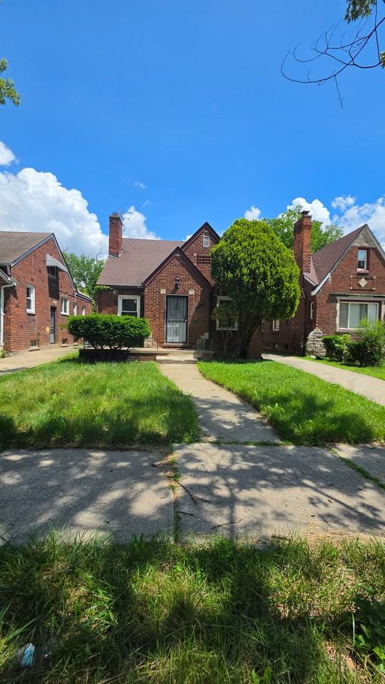 15720 Lauder St - Photo 2 of 6