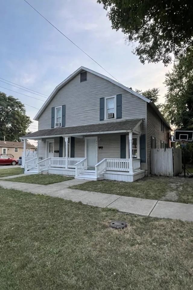 389 Oak St #2 - Photo 2 of 10