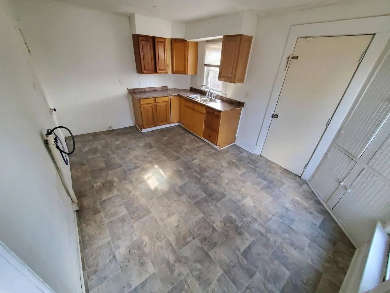 389 Oak St #2 - Photo 5 of 10