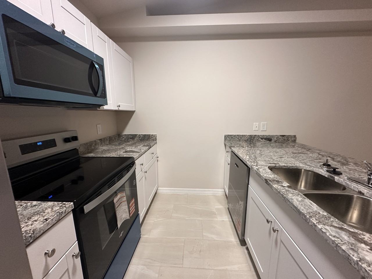 1415 Ne 8th Pl - Photo 6 of 20