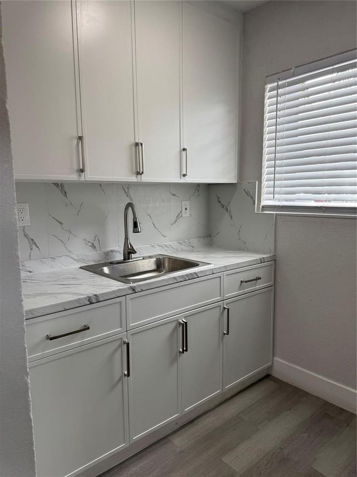 731 Nw 56th St #101 - Photo 2 of 11