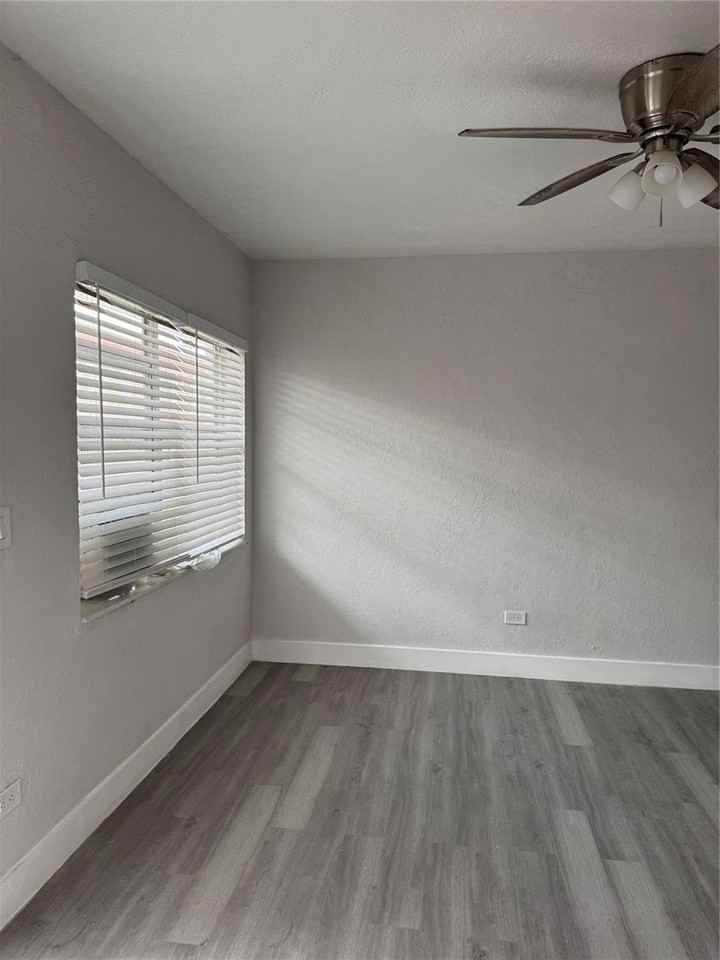 731 Nw 56th St #101 - Photo 5 of 11