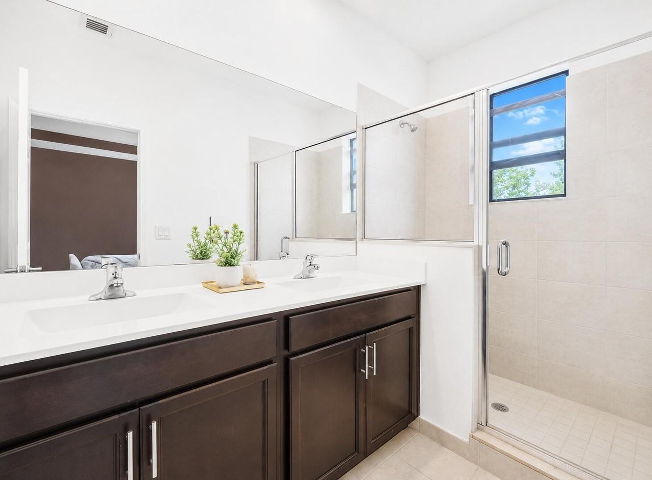 20682 Ne 2nd Ct #20682 - Photo 5 of 15