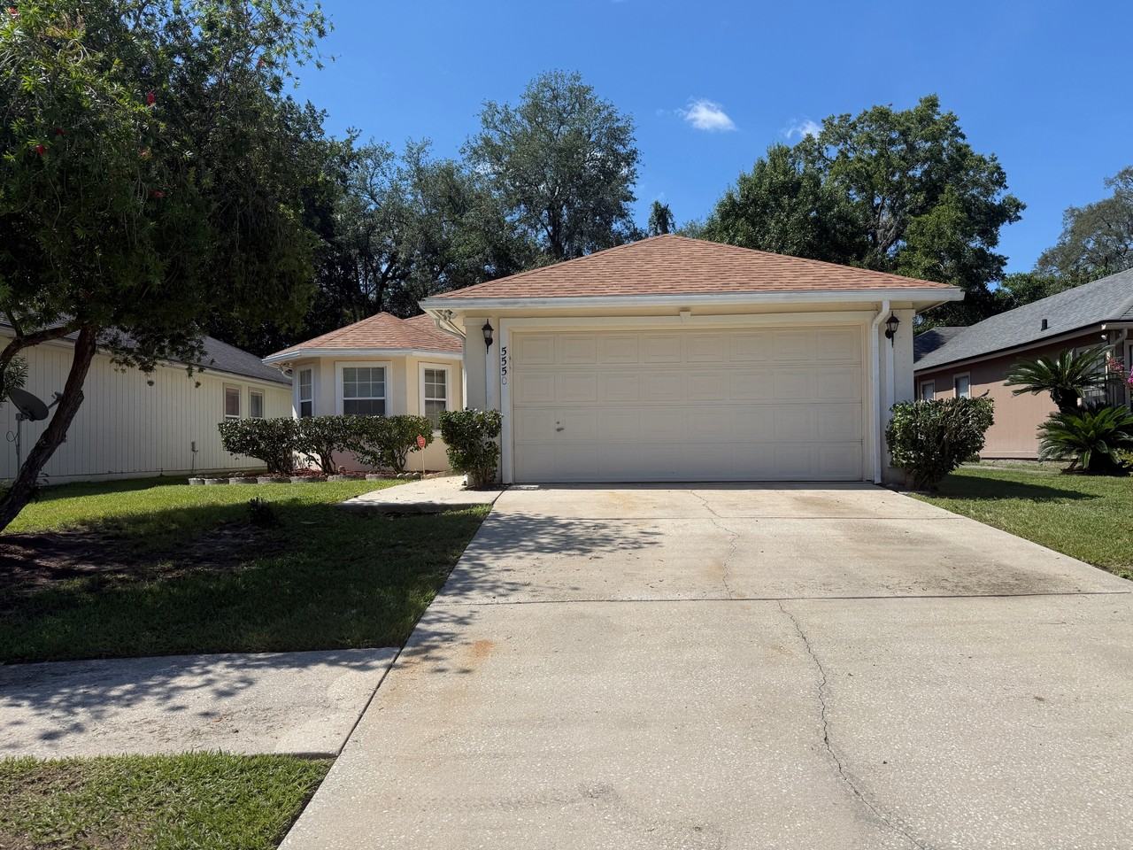 5550 Oak Crossing Dr #1 - Photo 2 of 35