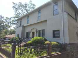 featured image of 4611 Woodlawn Dr