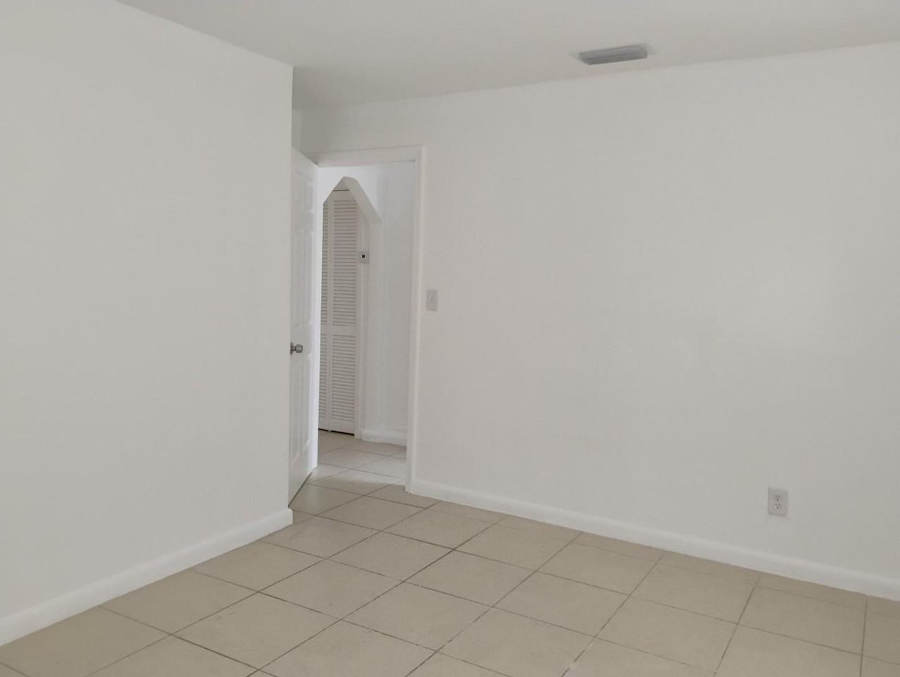 2325 Madison Street, LLC - Photo 4 of 9