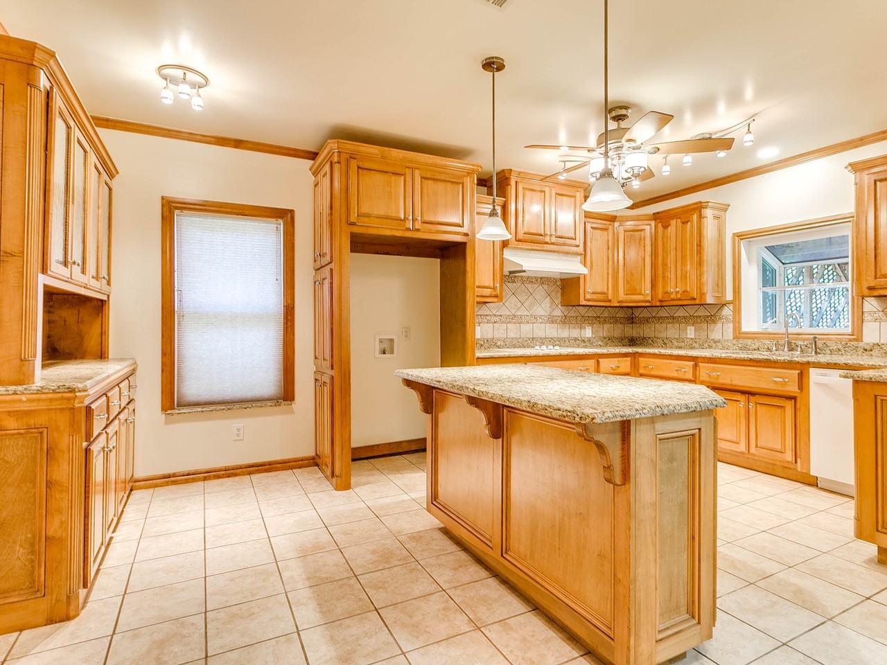 410 E Cleveland Ave #1 - Photo 6 of 14