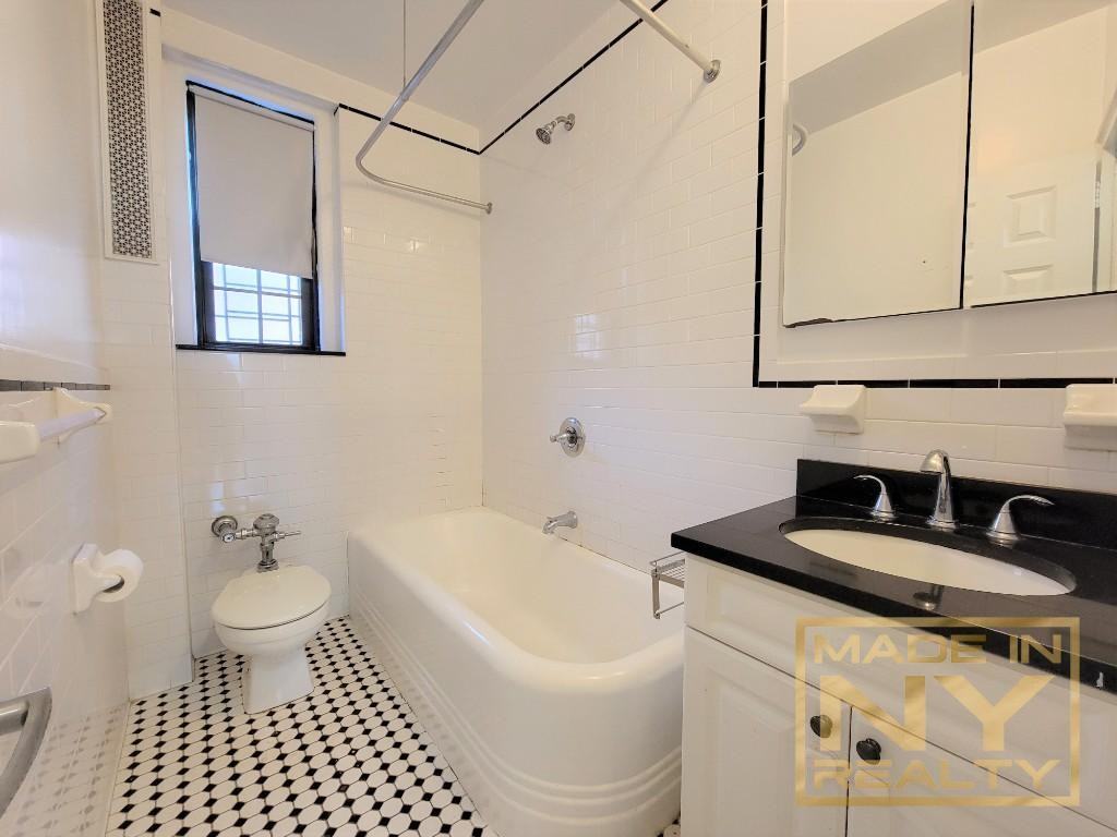 5101 39th Ave #K11 - Photo 7 of 9