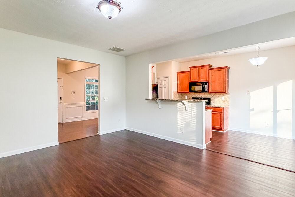 815 Forsythia Way - Photo 4 of 17