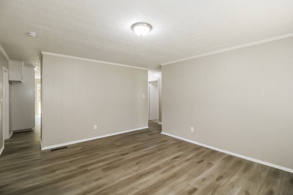 558 Wavelyn Way - Photo 5 of 16