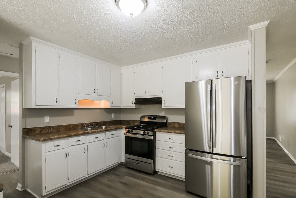 558 Wavelyn Way - Photo 7 of 16